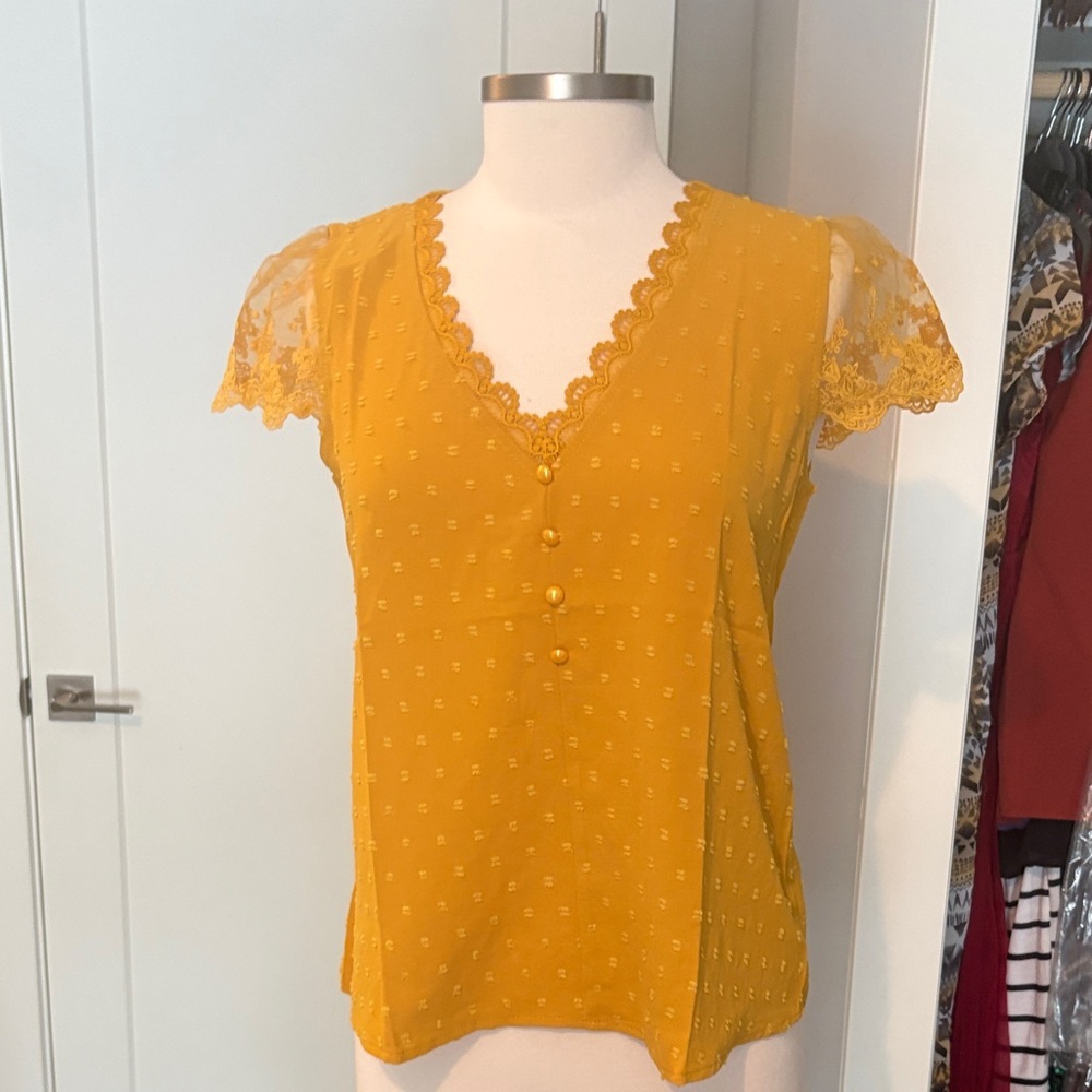 New mustard yellow  Lace Trim Women's Top NWT Sz S